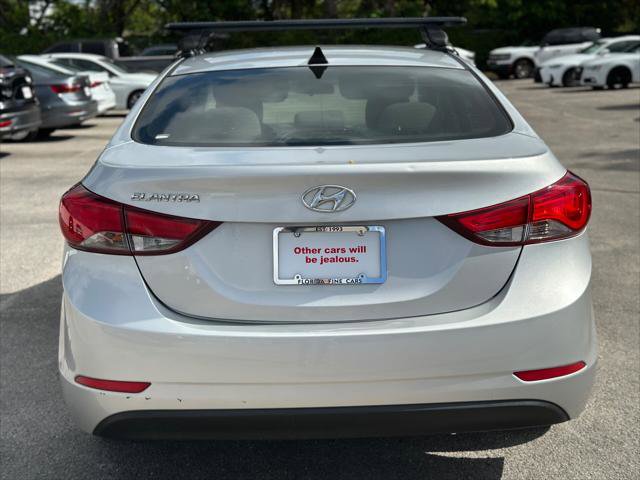 Used 2015 Hyundai Elantra SE FWD image 7