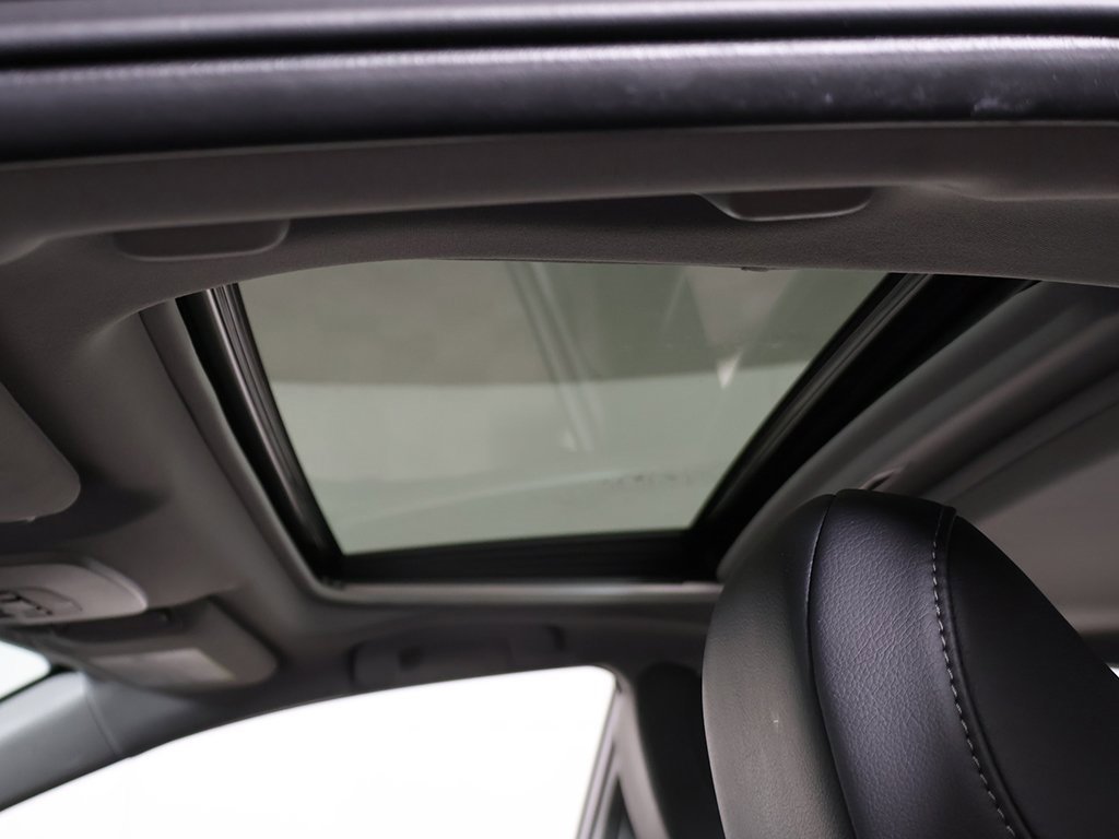 Used 2021 Toyota Camry XLE w/ Navigation Upgrade Package image 18