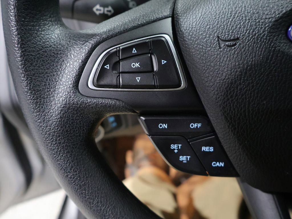 Used 2018 Ford Focus SE image 32