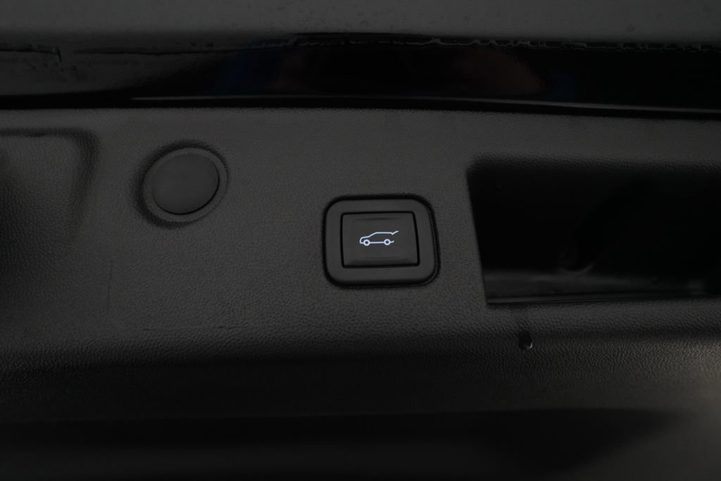 Certified 2024 Chevrolet Equinox LT w/ LPO, Floor Liner Package image 15