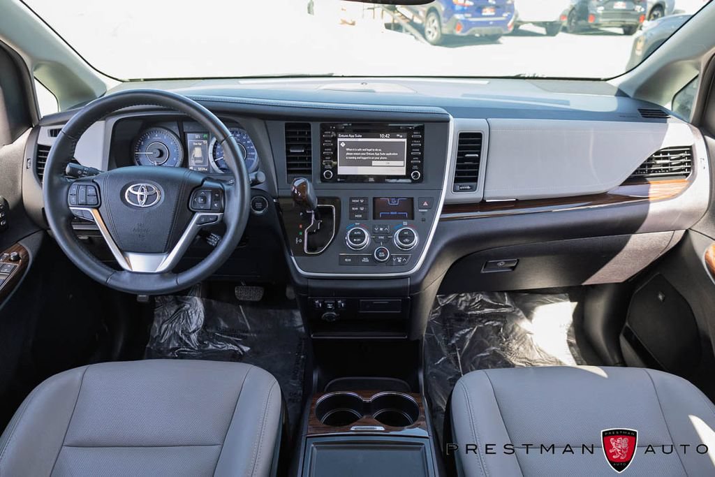 Used 2020 Toyota Sienna Limited FWD image 37