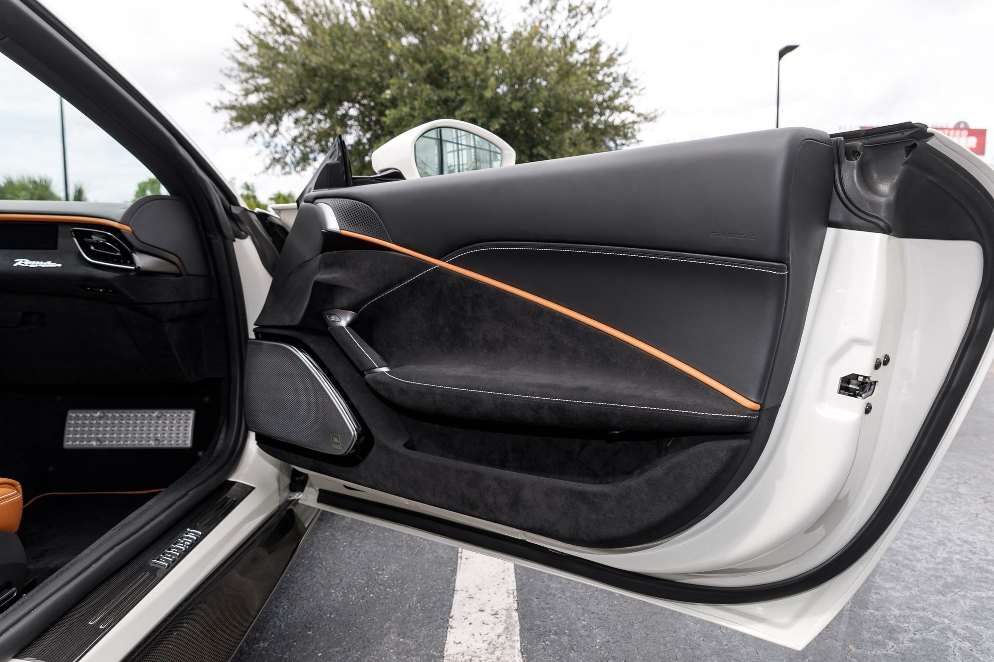 Used 2024 Ferrari Roma Spider RWD image 15