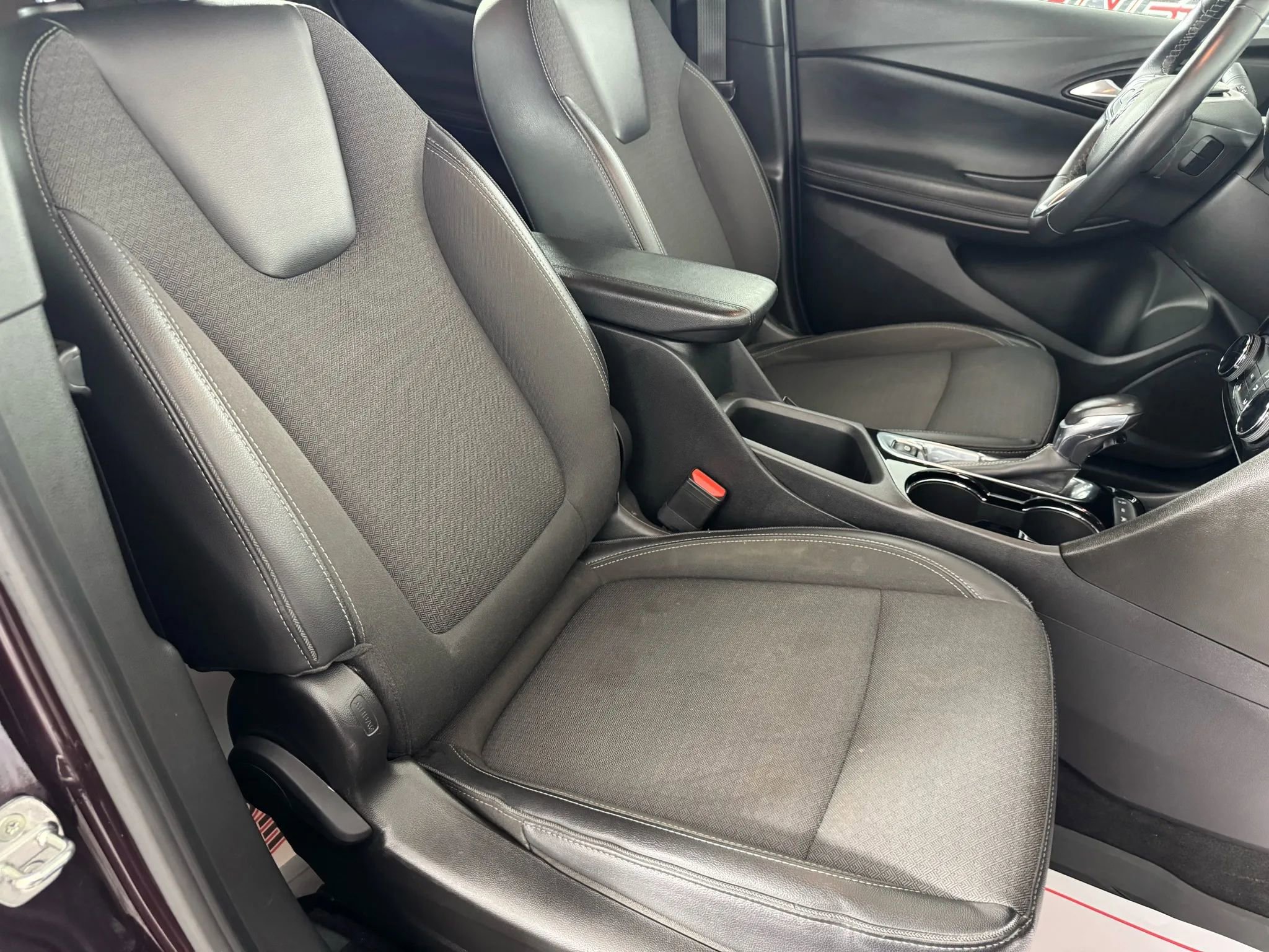 Used 2021 Buick Encore GX Preferred w/ Cold Weather Comfort Package image 34