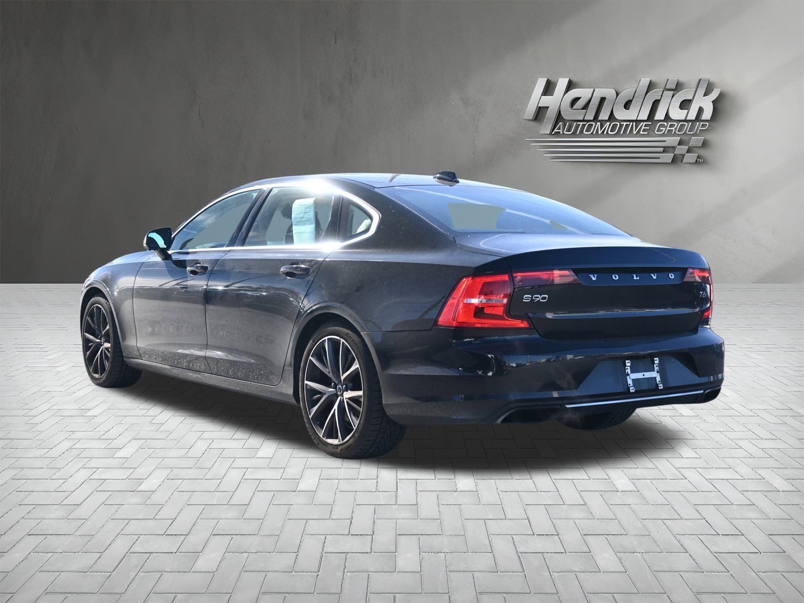 Used 2018 Volvo S90 T6 Momentum w/ Convenience Package image 8
