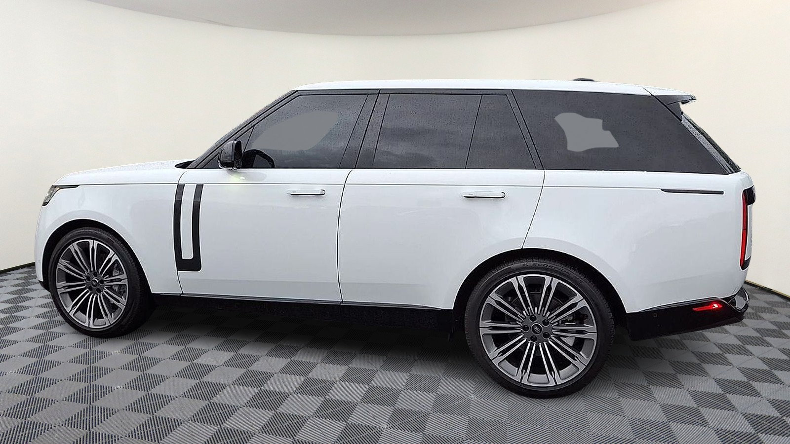 Certified 2025 Land Rover Range Rover SE AWD/4WD image 5