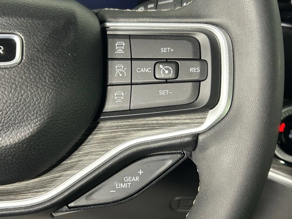 Used 2024 Jeep Wagoneer Series II w/ Flexible Seating Group AWD/4WD image 30
