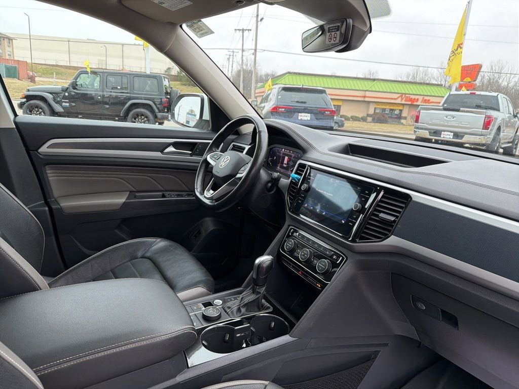 Used 2023 Volkswagen Atlas SEL Premium AWD/4WD image 14