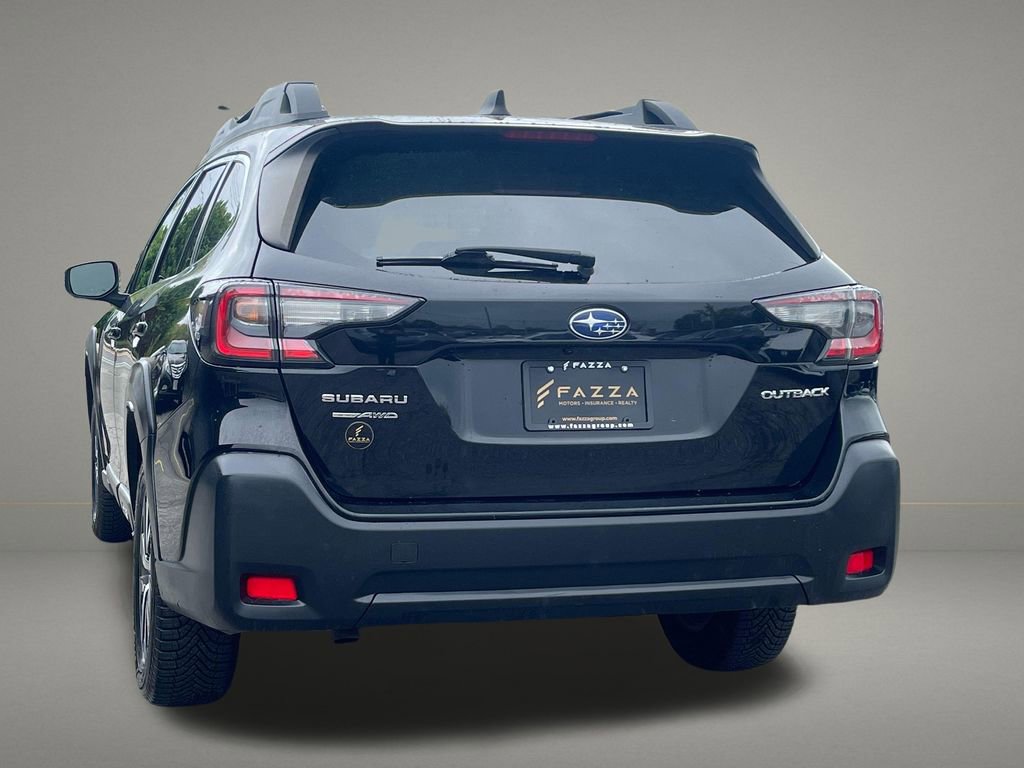 Used 2023 Subaru Outback Premium AWD/4WD image 3
