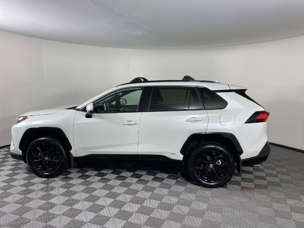 Used 2024 Toyota RAV4 SE w/ Convenience Package AWD/4WD image 5