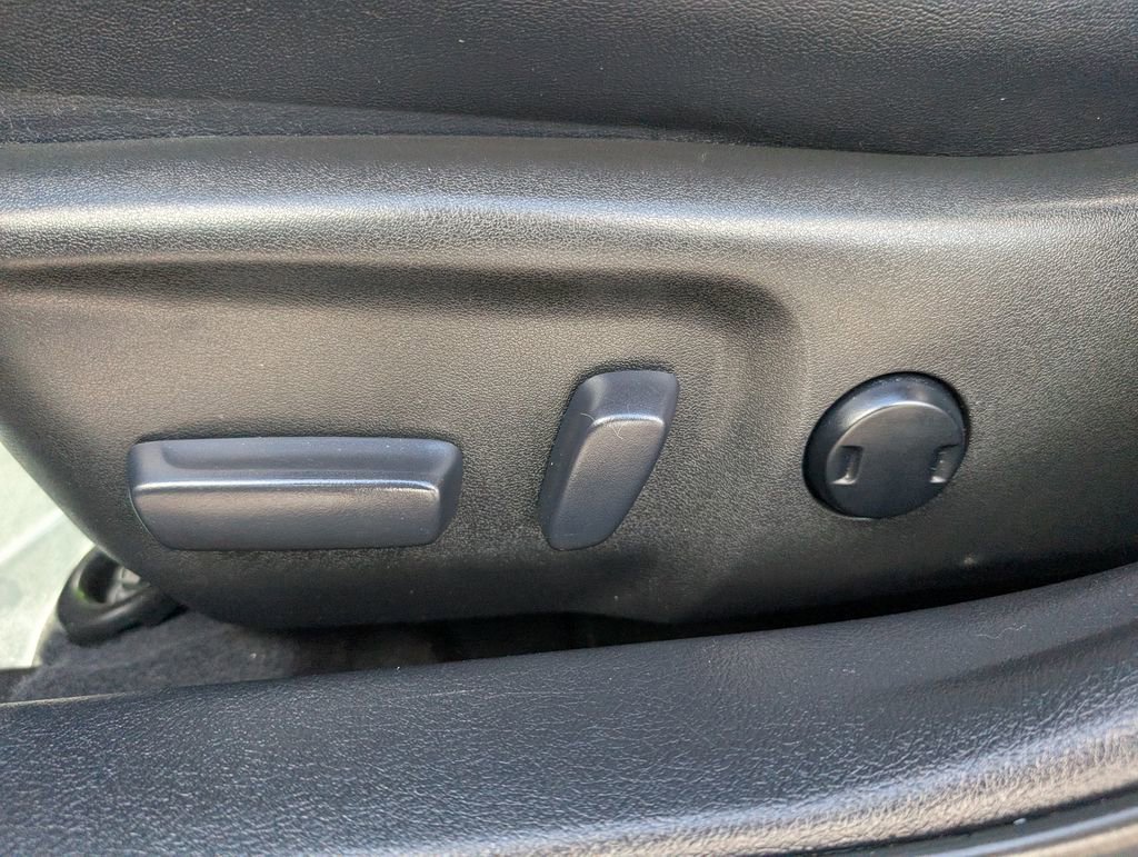 Used 2016 Toyota Camry XSE w/ Moonroof Package FWD image 15