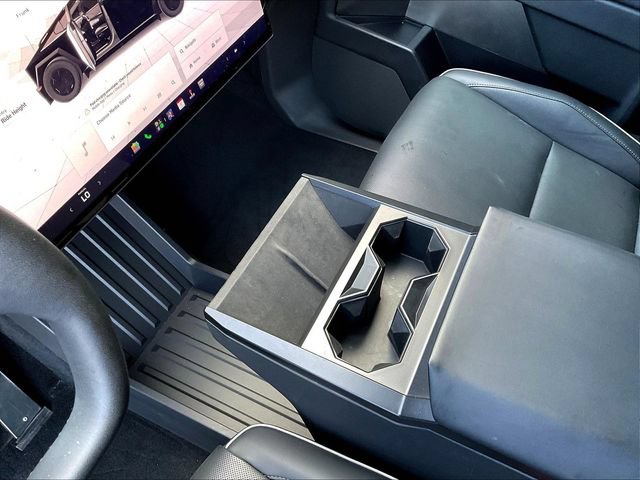 Used 2025 Tesla Cybertruck AWD Crew Cab image 19