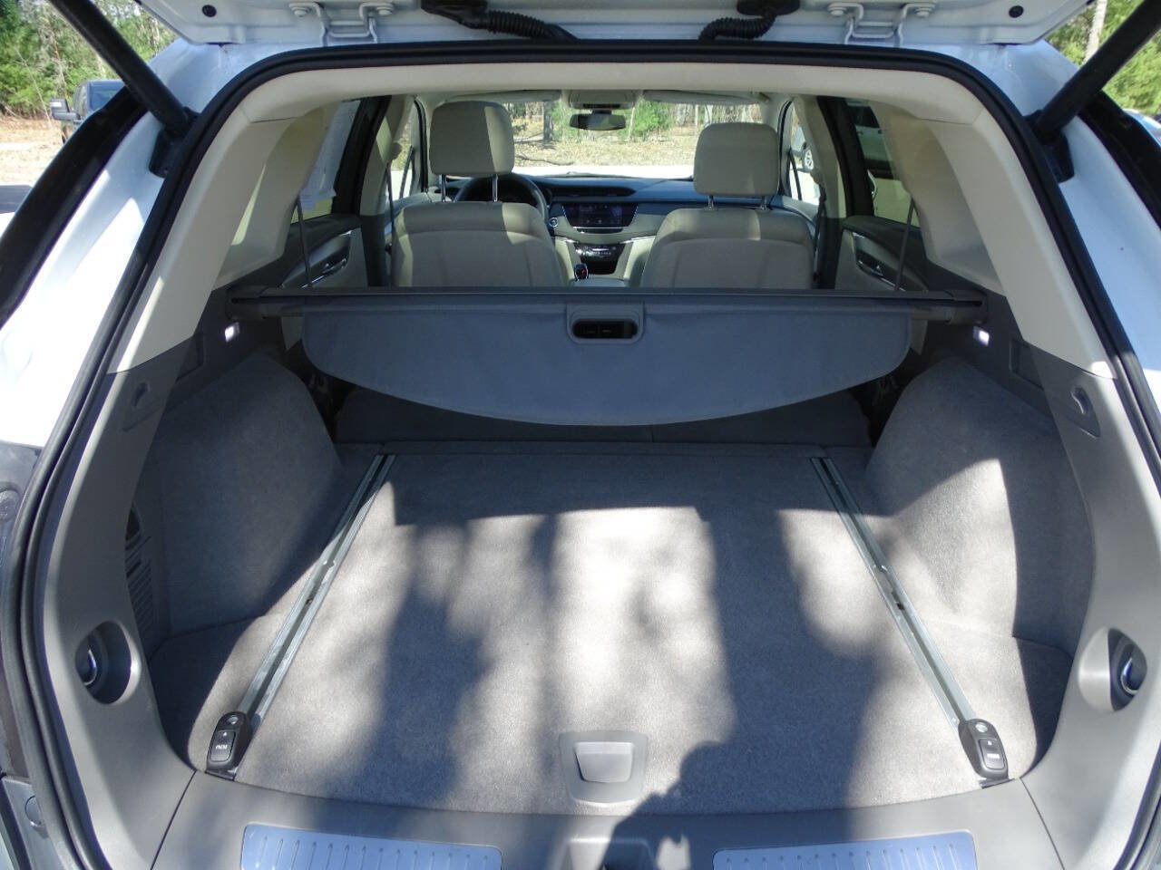Used 2017 Cadillac XT5 Luxury image 37