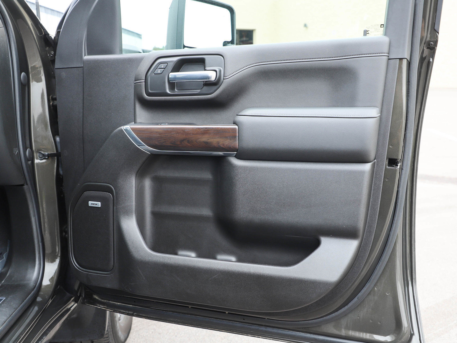 Used 2022 GMC Sierra 3500 SLT w/ SLT Premium Package AWD/4WD image 9