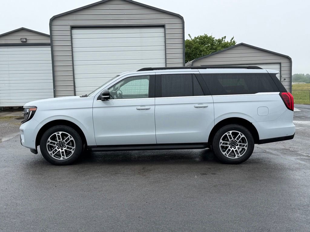 Used 2025 Ford Expedition Max Active AWD/4WD image 8