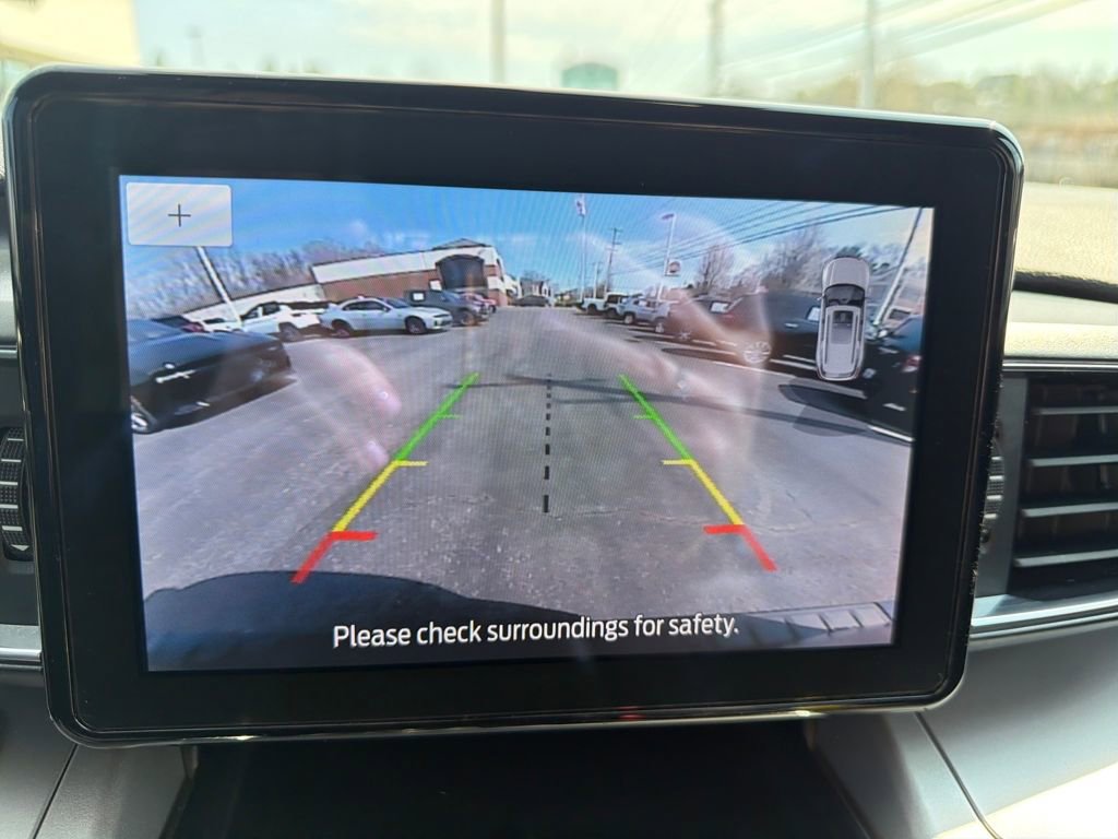 Used 2023 Ford Explorer XLT w/ Equipment Group 202A image 18