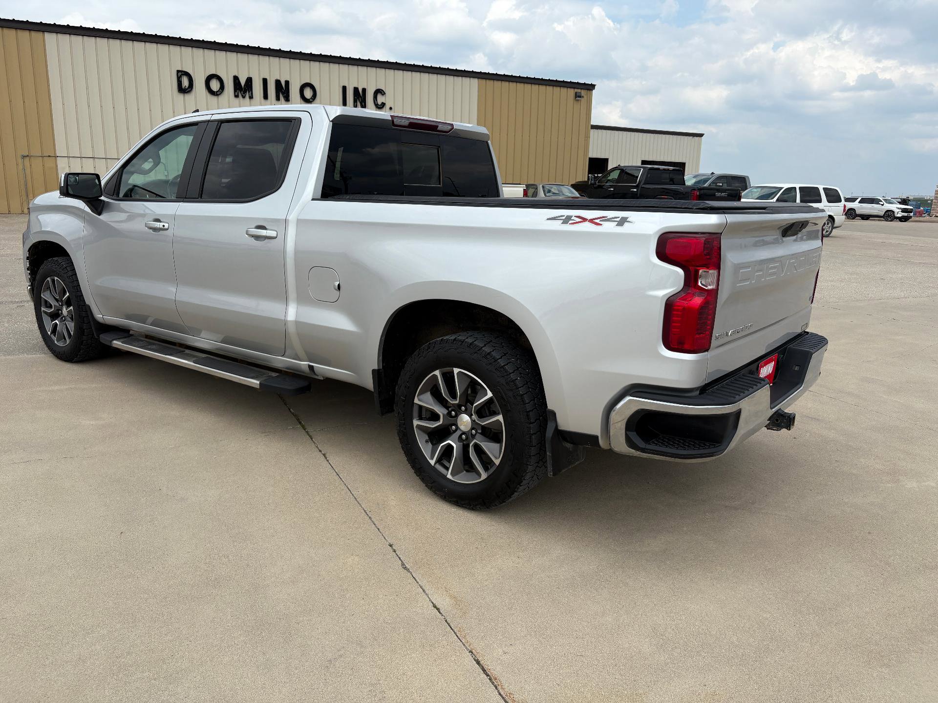 Used 2021 Chevrolet Silverado 1500 LT w/ Convenience Package II image 4
