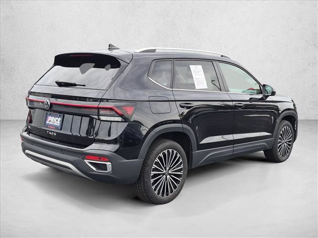 Used 2025 Volkswagen Taos SE FWD image 5