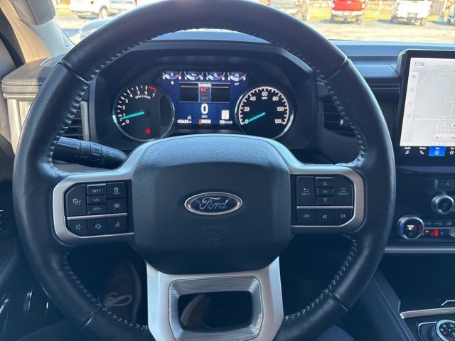Used 2024 Ford Expedition XLT image 28