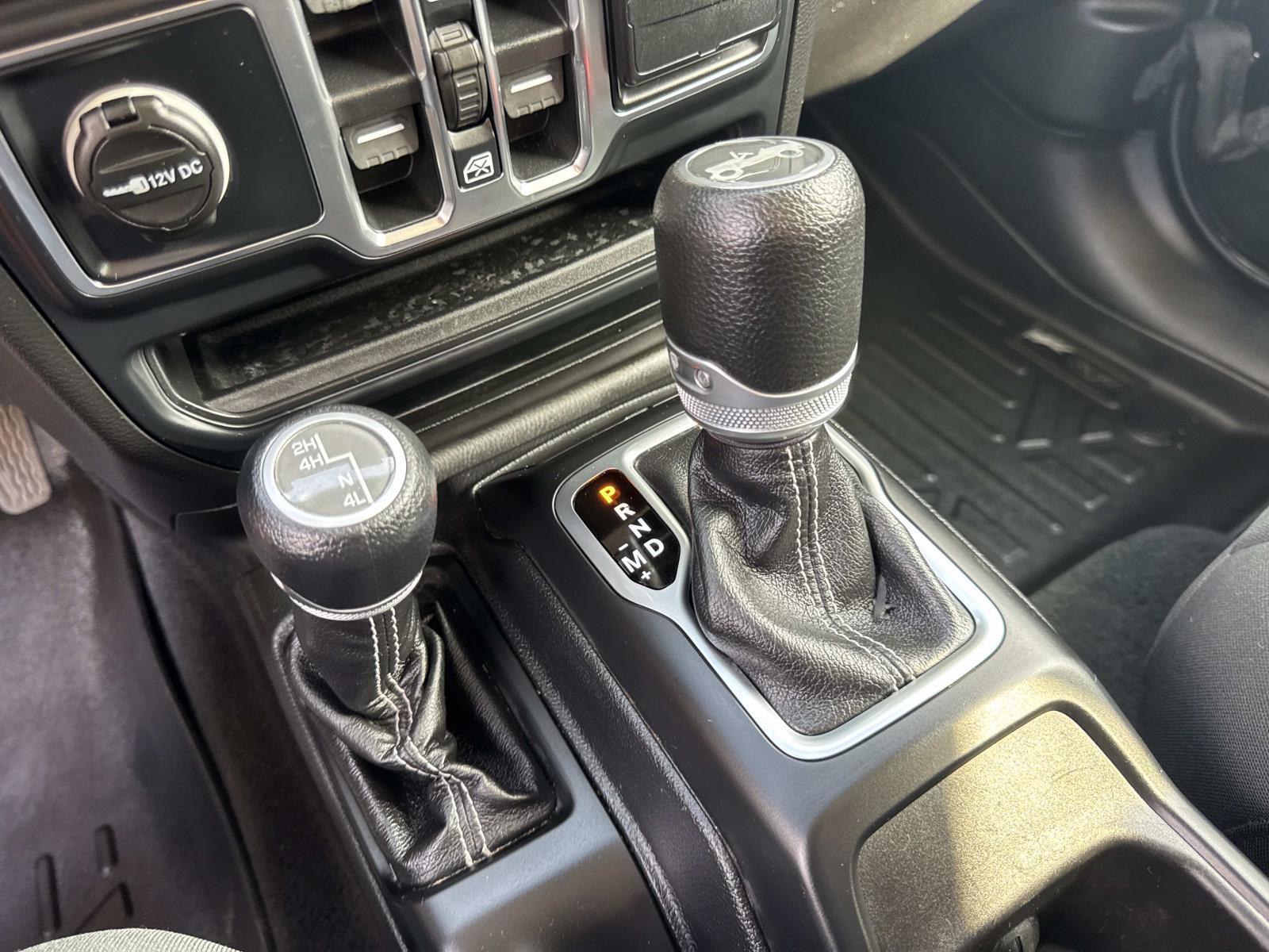 Used 2019 Jeep Wrangler Unlimited Sahara AWD/4WD image 26