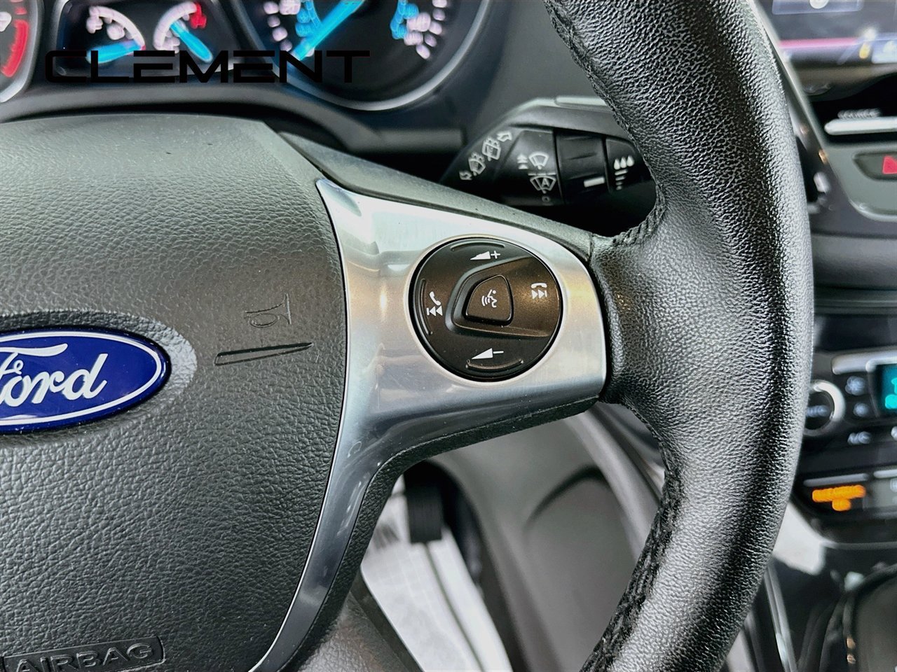 Used 2015 Ford Escape Titanium w/ Equipment Group 301A FWD image 17