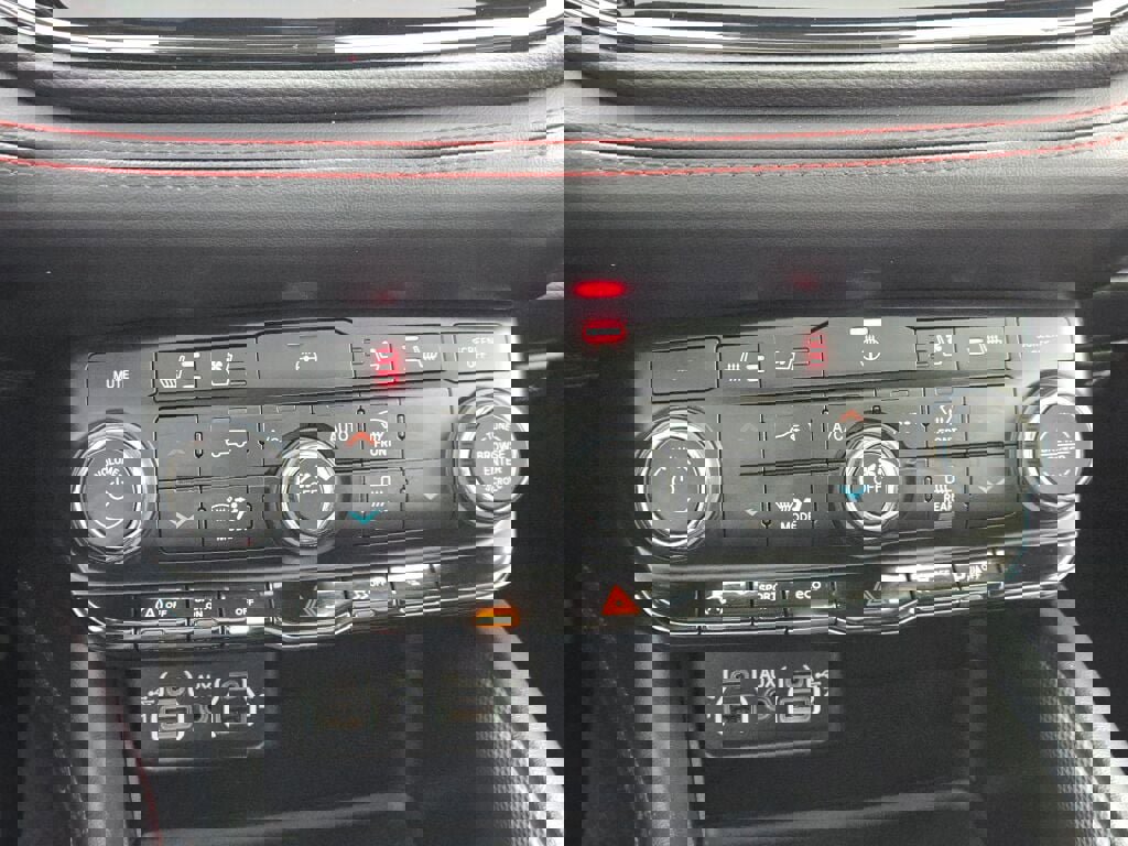 Used 2024 Dodge Durango GT image 27