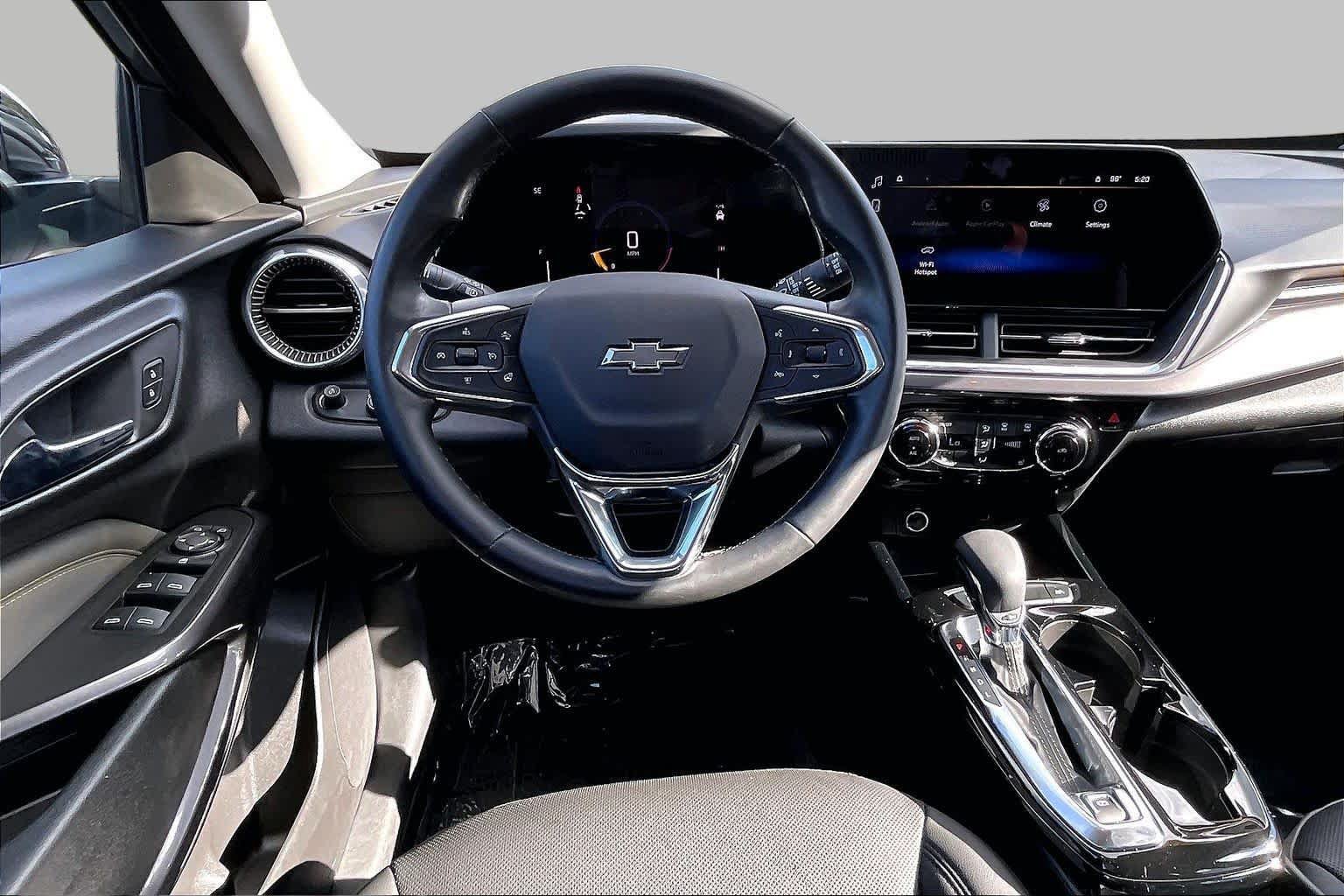 Certified 2025 Chevrolet Trax ACTIV w/ Driver Confidence Package FWD image 6