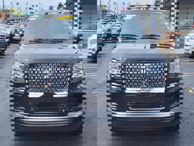 New 2022 Lincoln Navigator 4WD image 25