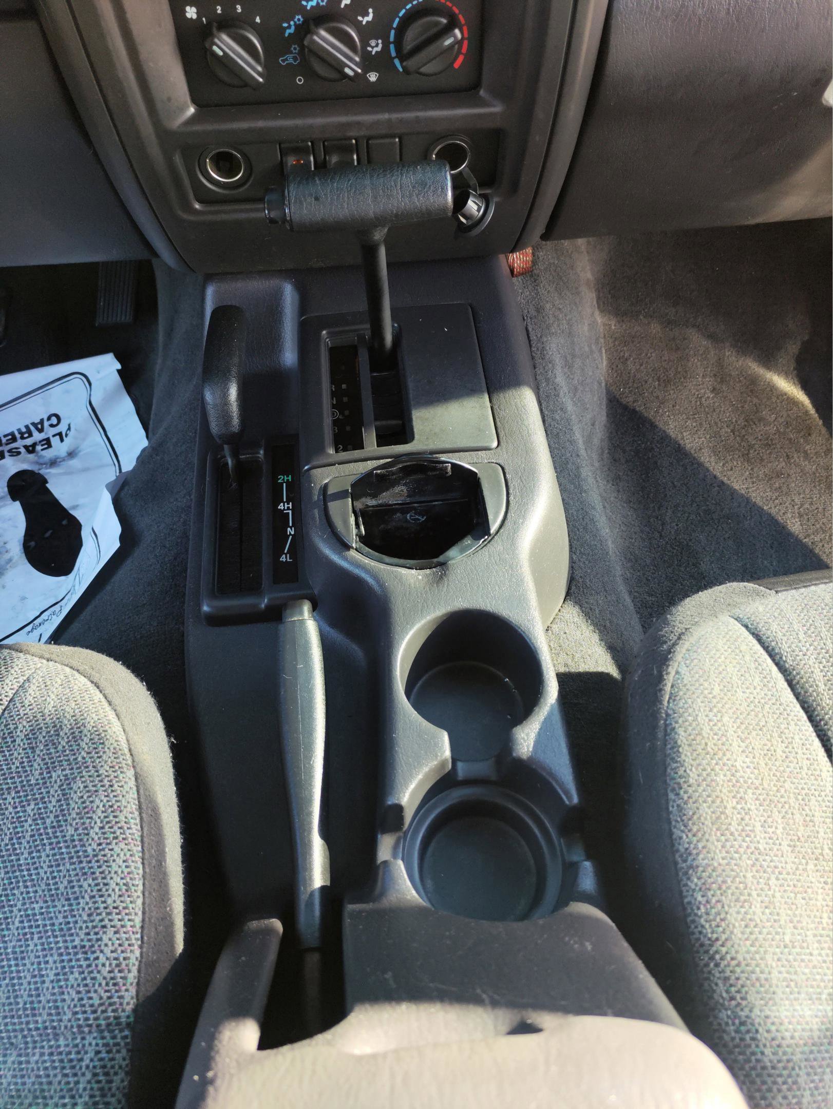 Used 2001 Jeep Cherokee Sport image 25