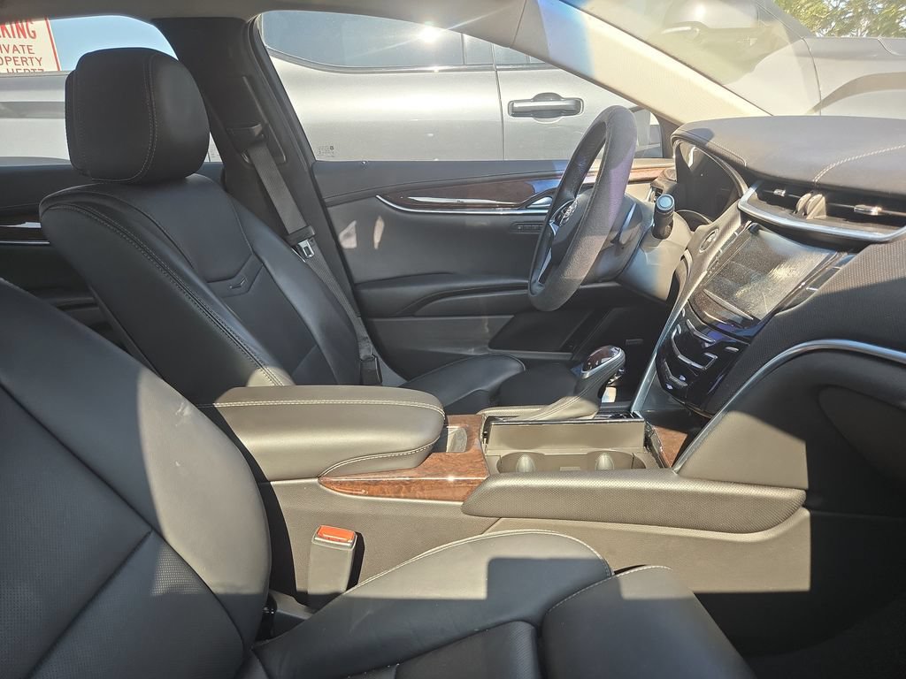 Used 2014 Cadillac XTS Luxury FWD image 9