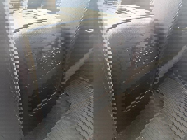 Used 2018 GMC Yukon XL SLT w/ Premium Edition image 9