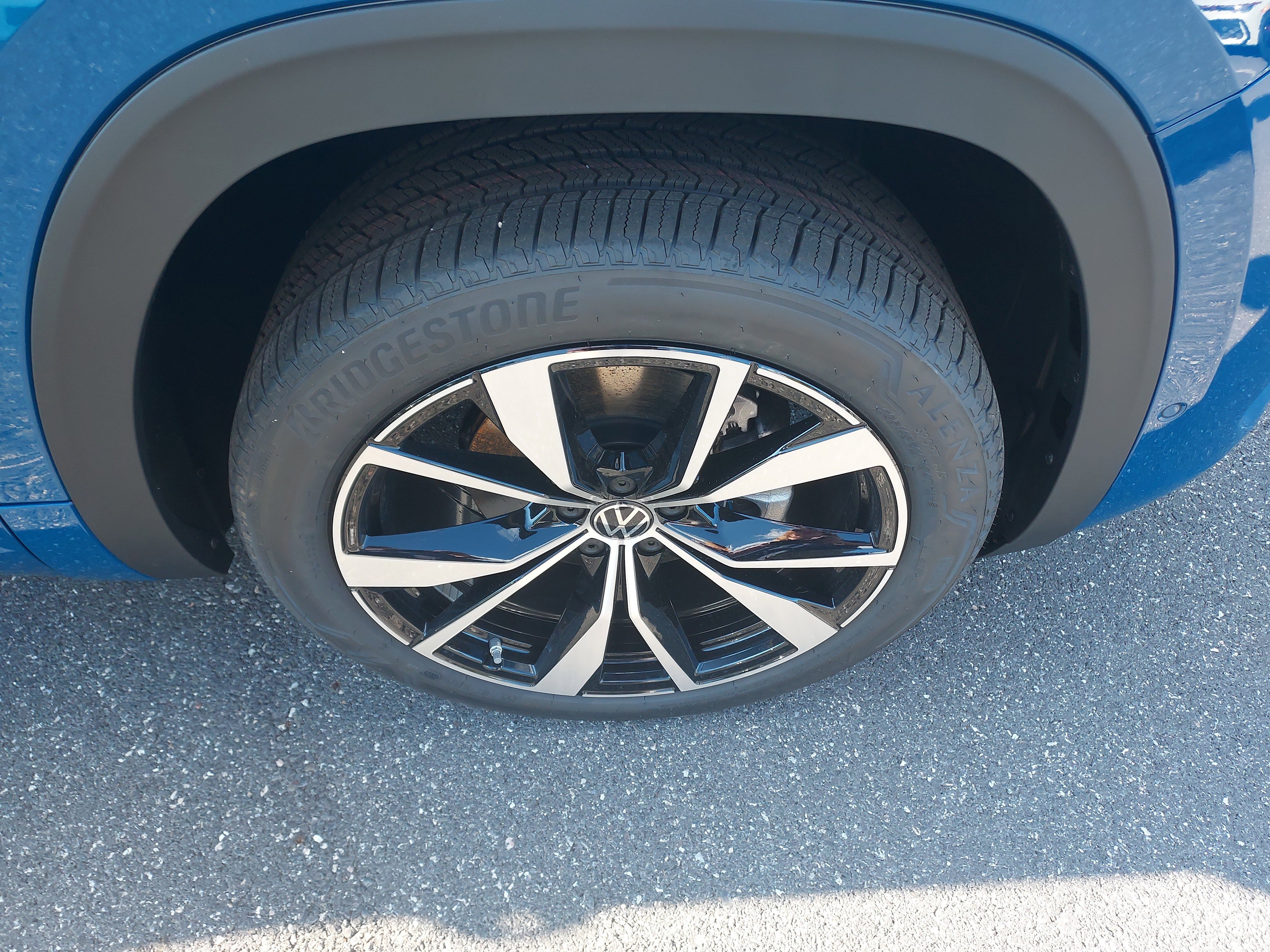 New 2026 Volkswagen Atlas SEL Premium R-Line image 12