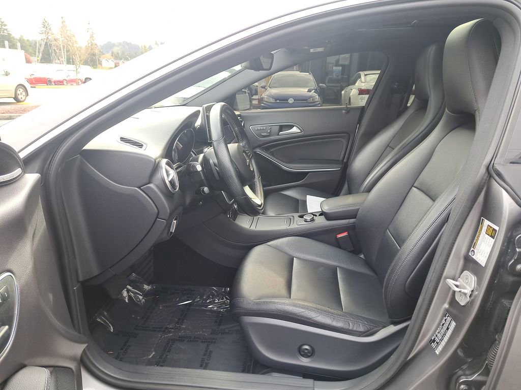 Used 2015 Mercedes-Benz CLA 250 image 11