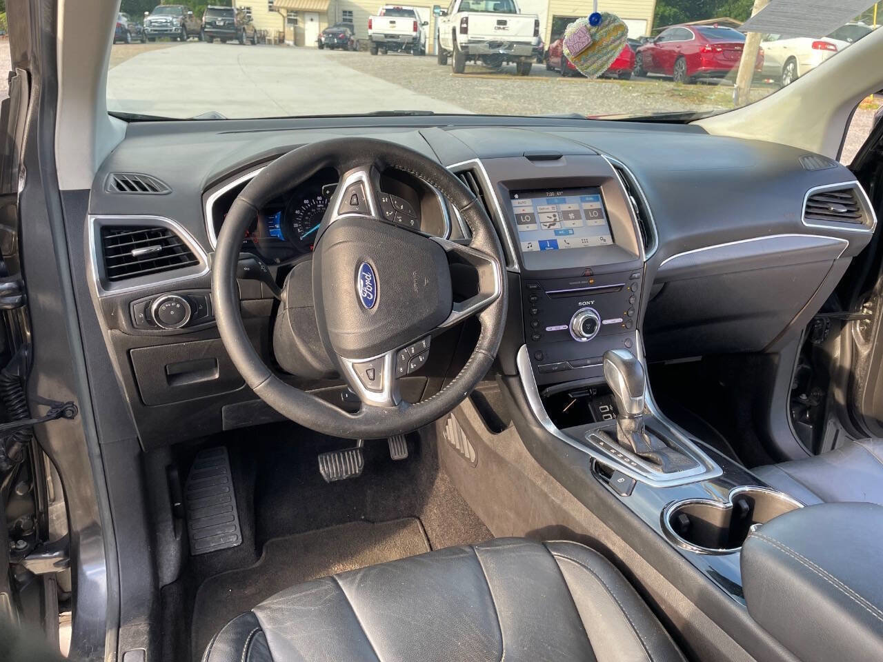 Used 2017 Ford Edge Titanium FWD image 27