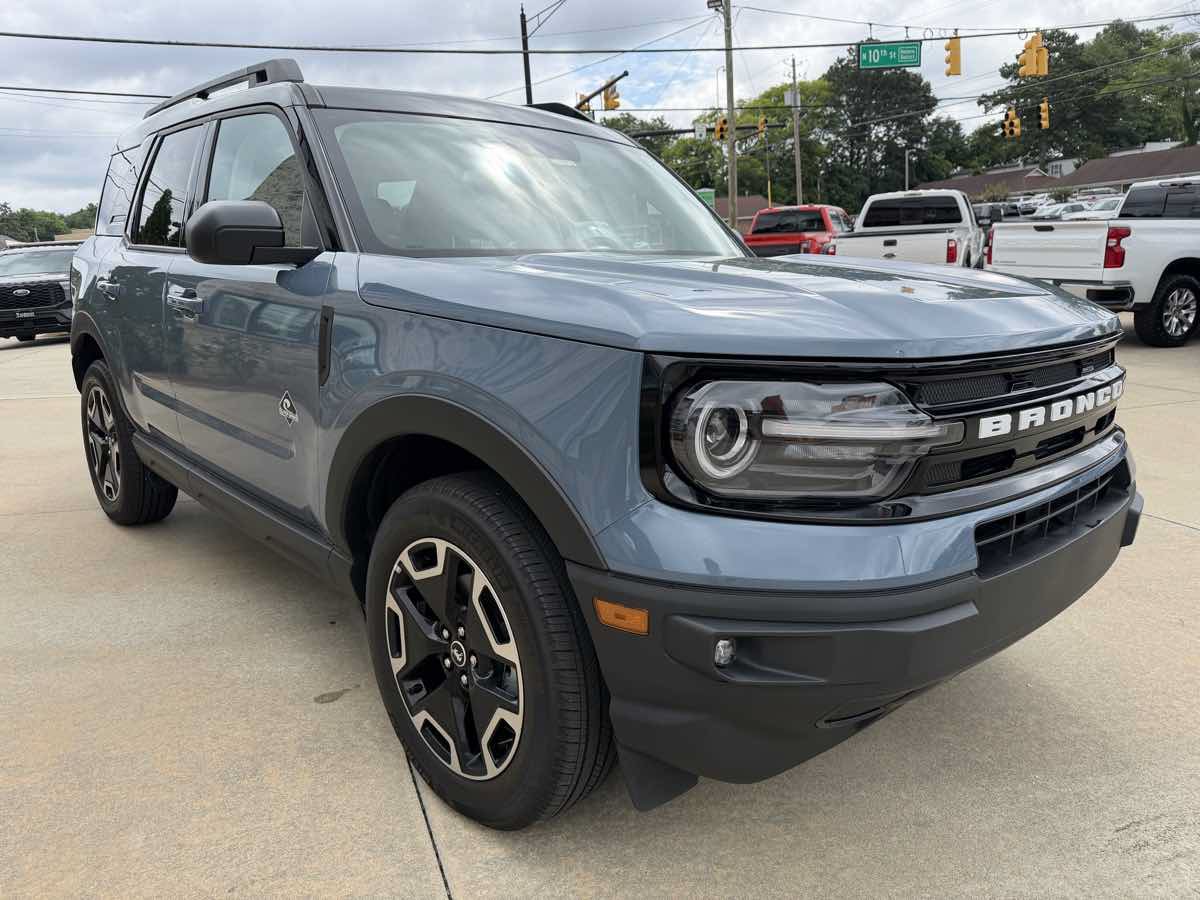 Used 2024 Ford Bronco Sport Outer Banks AWD/4WD image 4