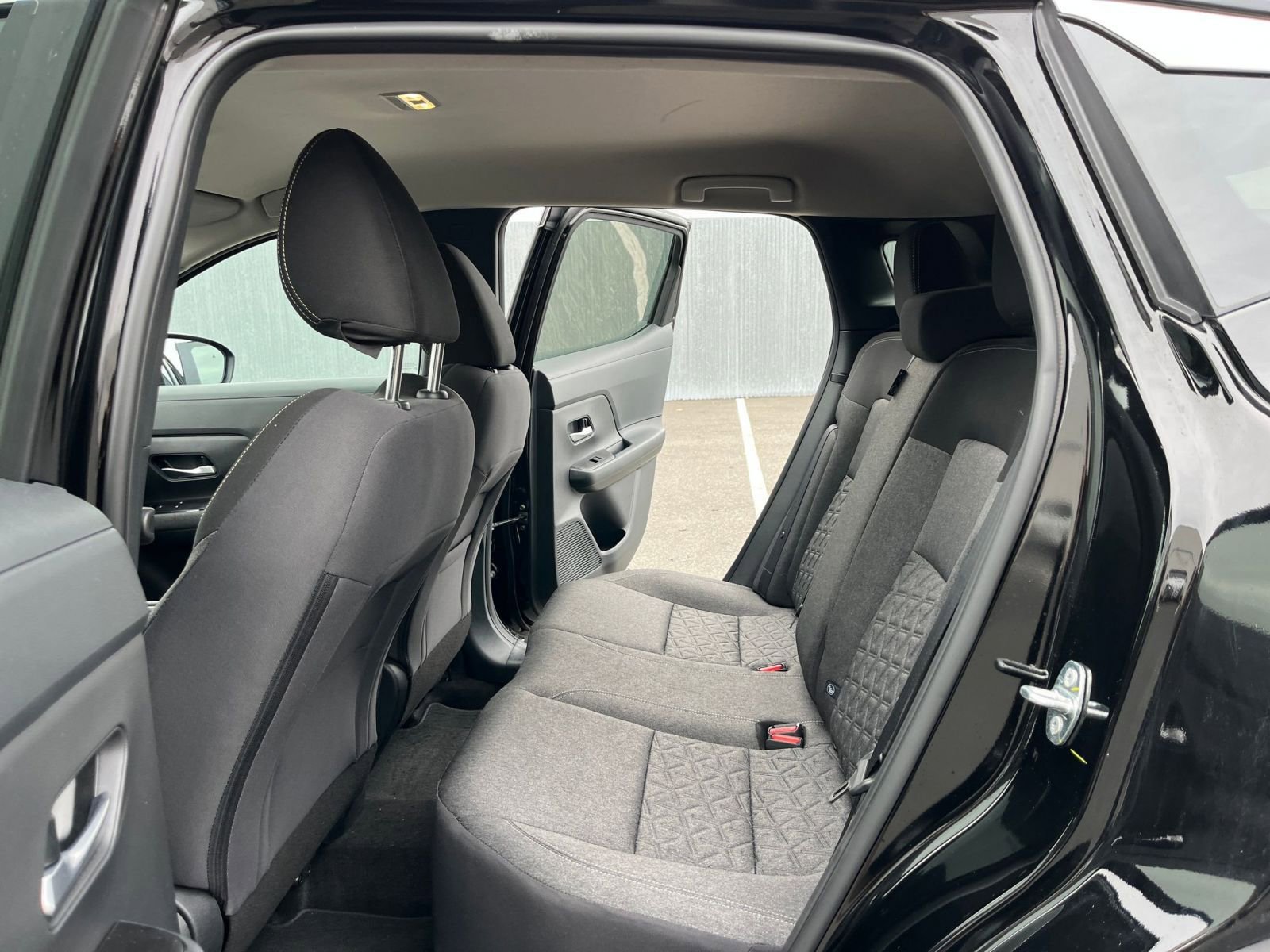 Used 2025 Nissan Kicks SV image 23