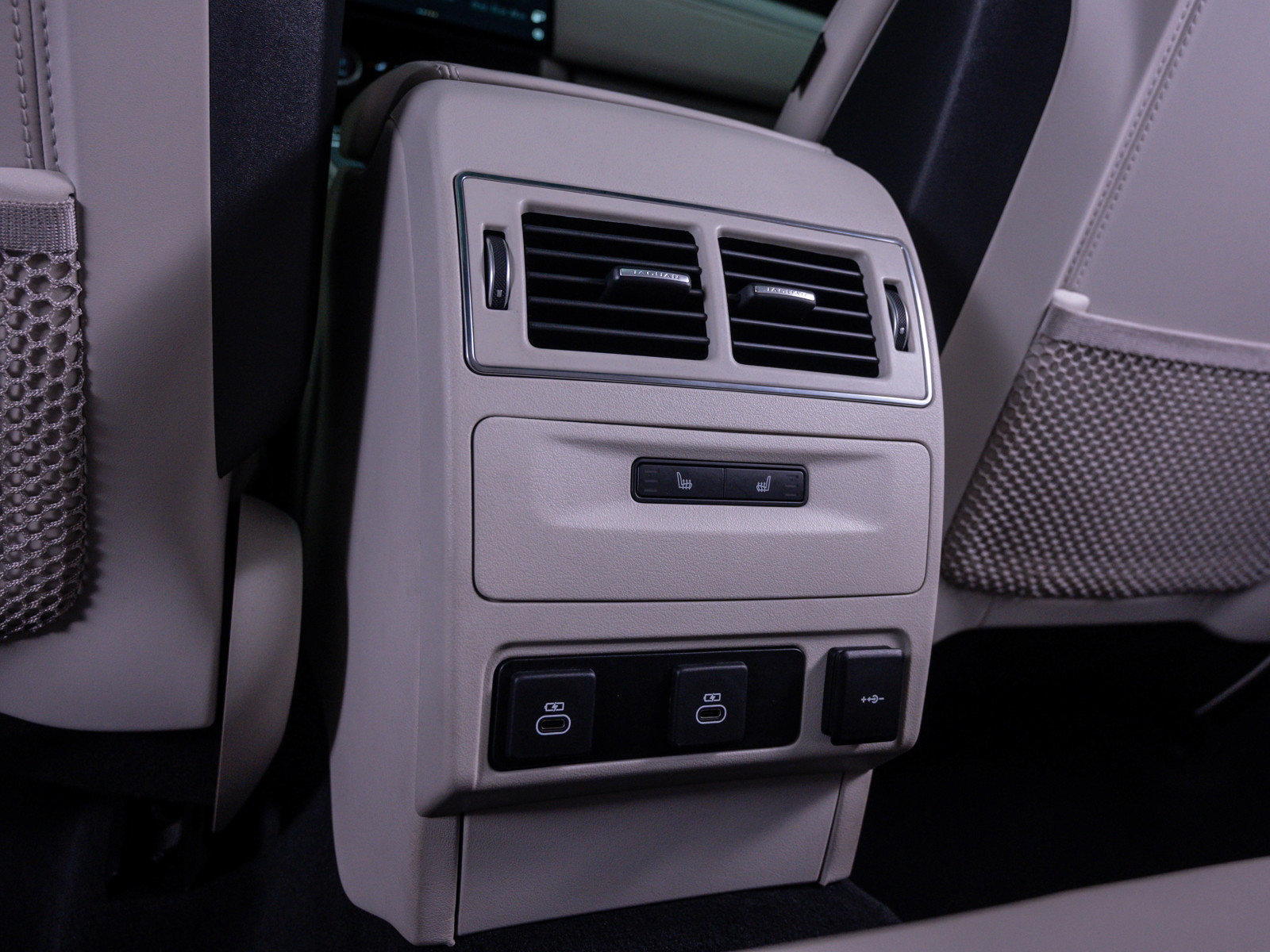 Used 2021 Jaguar F-PACE R-Dynamic S image 17