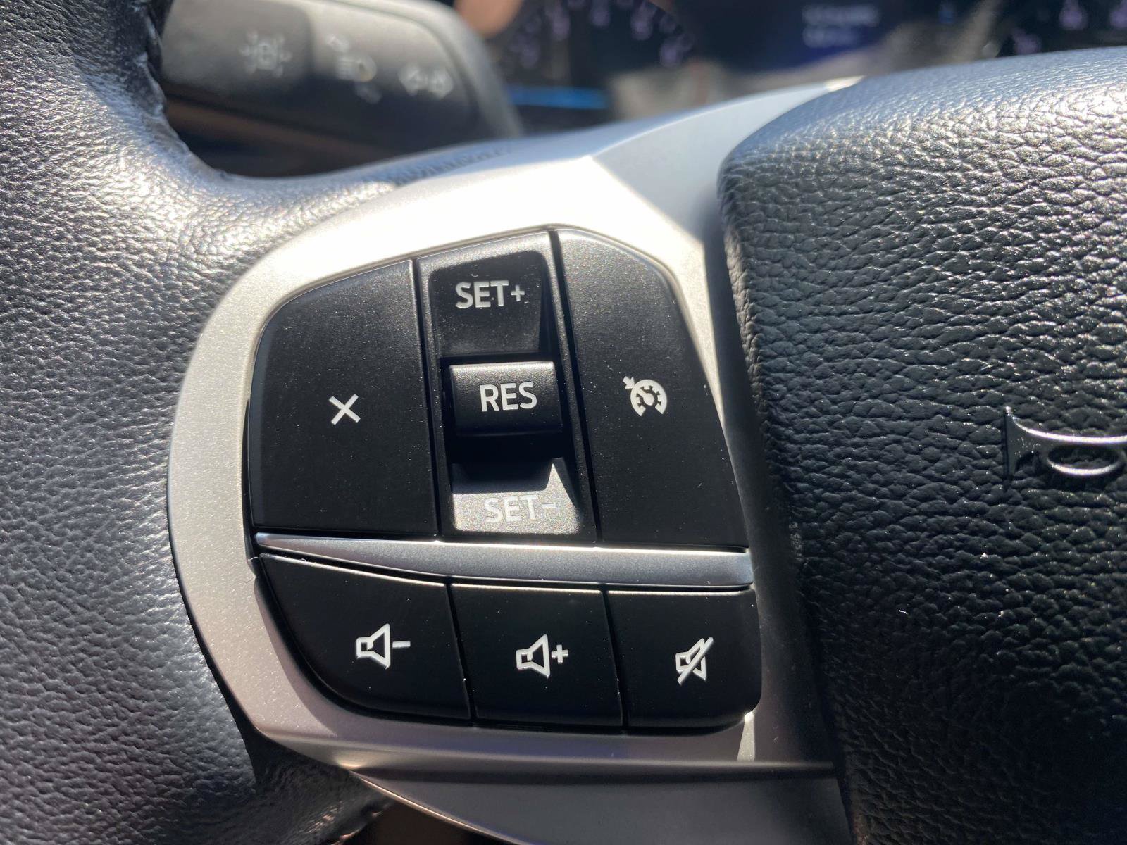 Certified 2023 Ford Explorer XLT RWD image 21