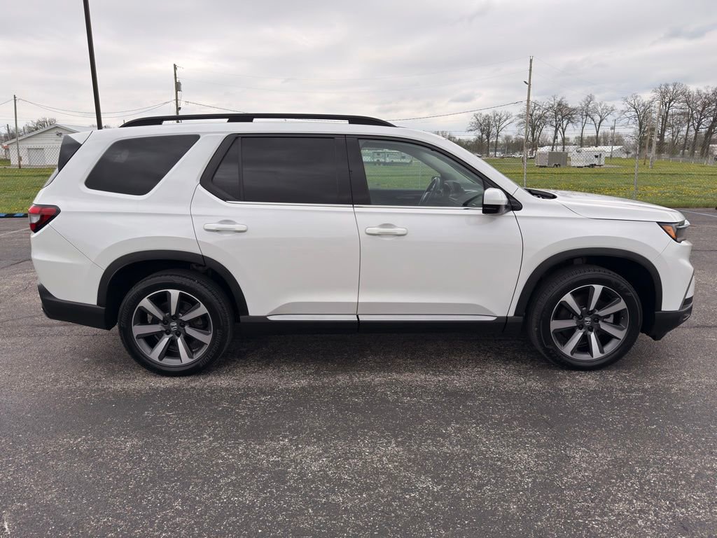 Used 2024 Honda Pilot Touring image 5