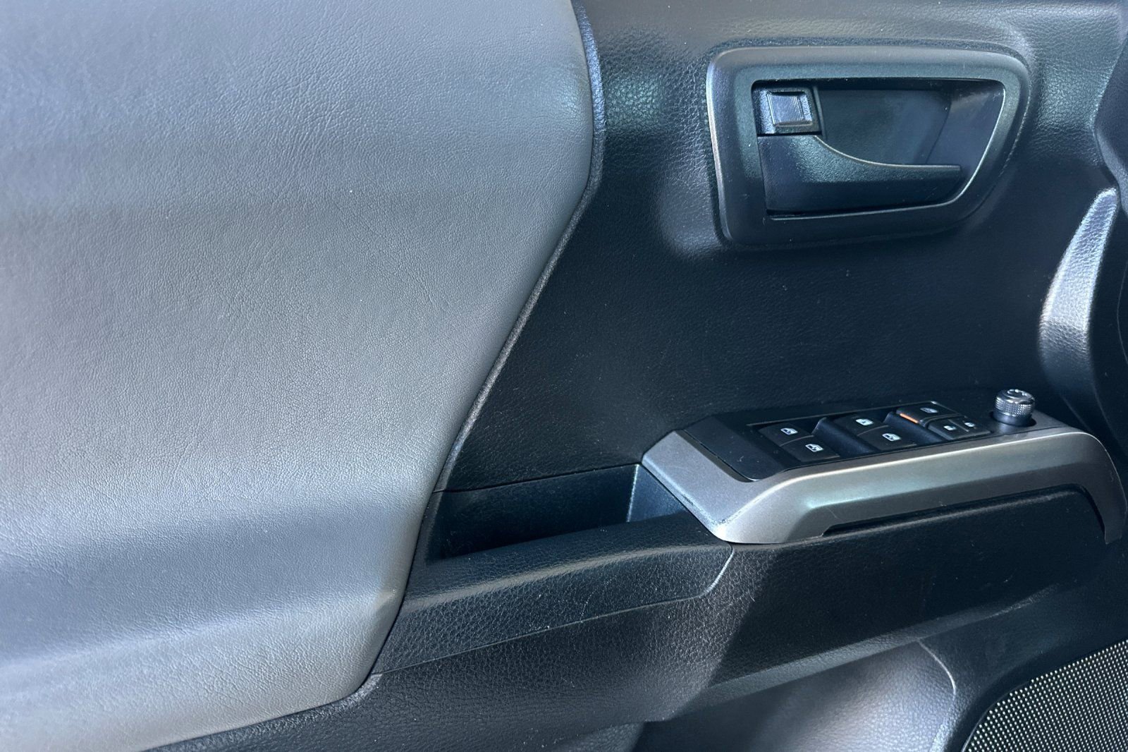 Certified 2019 Toyota Tacoma SR5 image 13