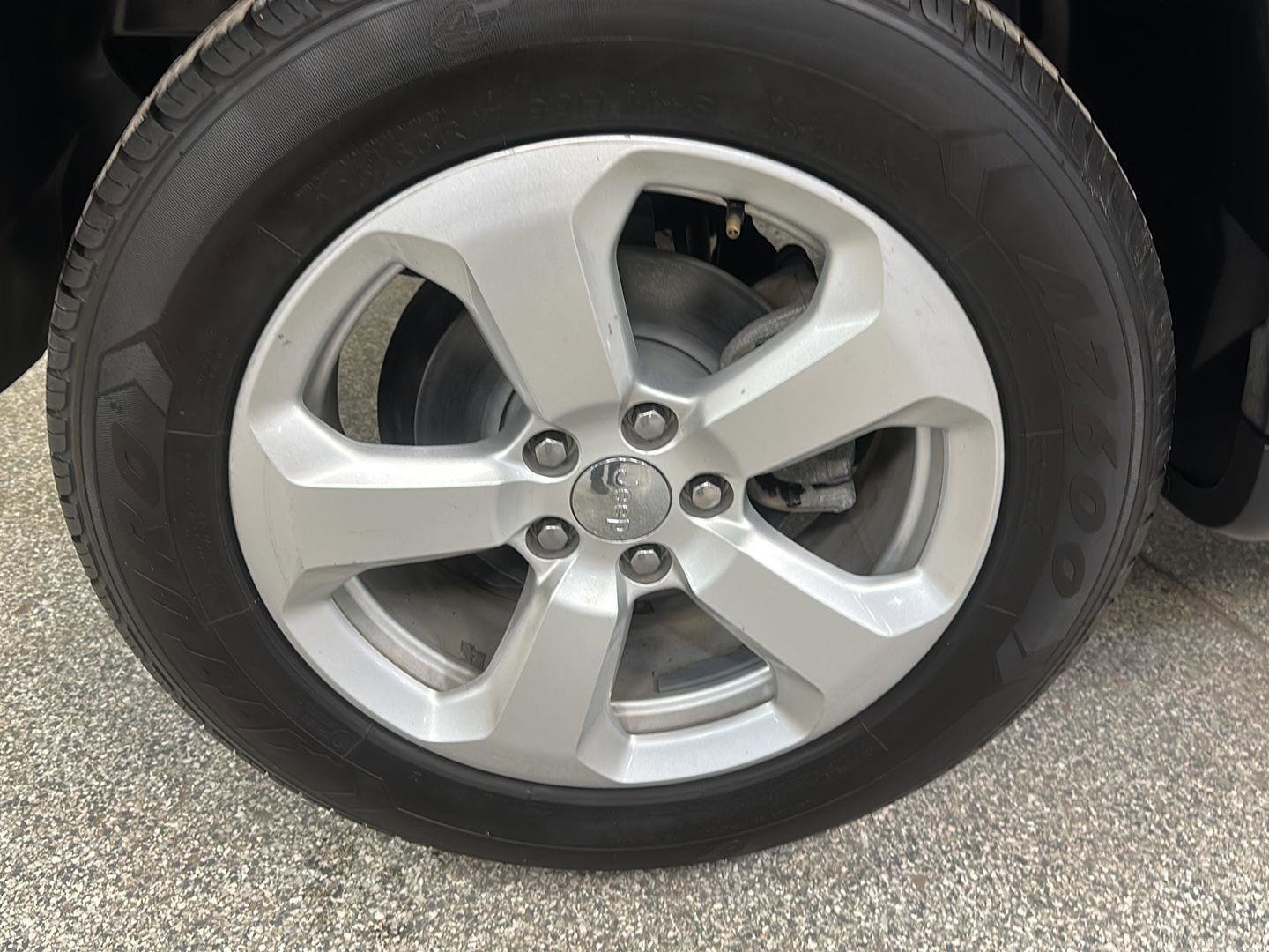 Used 2018 Jeep Compass Latitude w/ Popular Equipment Group AWD/4WD image 11