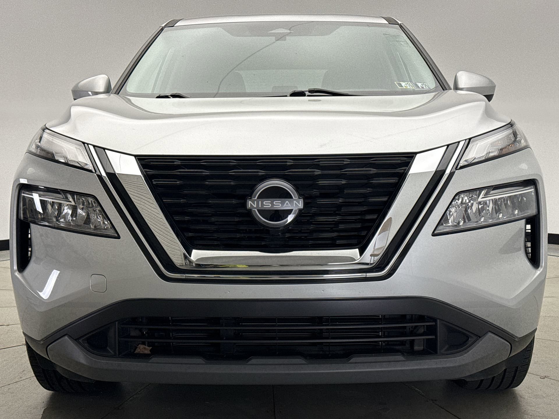 Used 2023 Nissan Rogue SV AWD/4WD image 8
