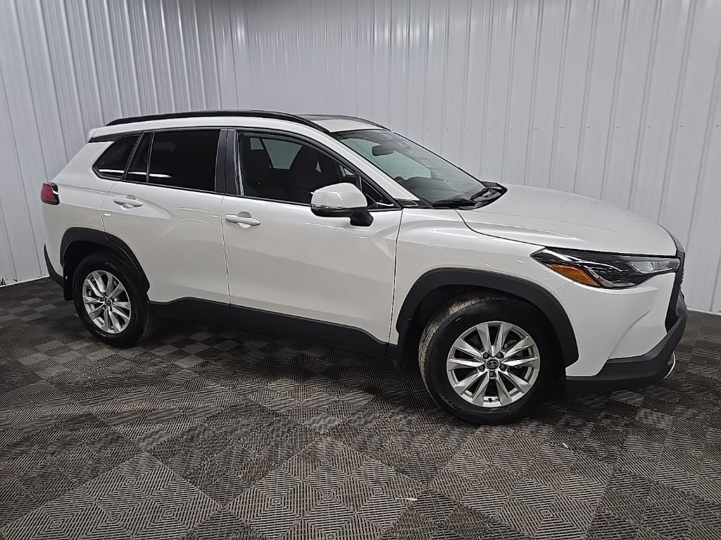 Used 2023 Toyota Corolla Cross LE w/ Moonroof Package