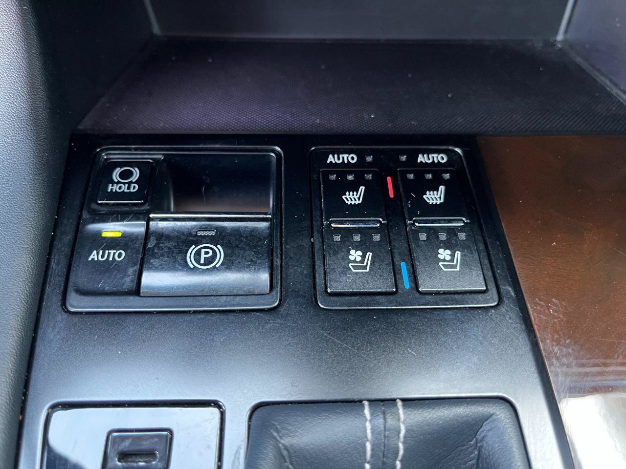 Used 2018 Lexus RX 450h AWD w/ Premium Package image 30