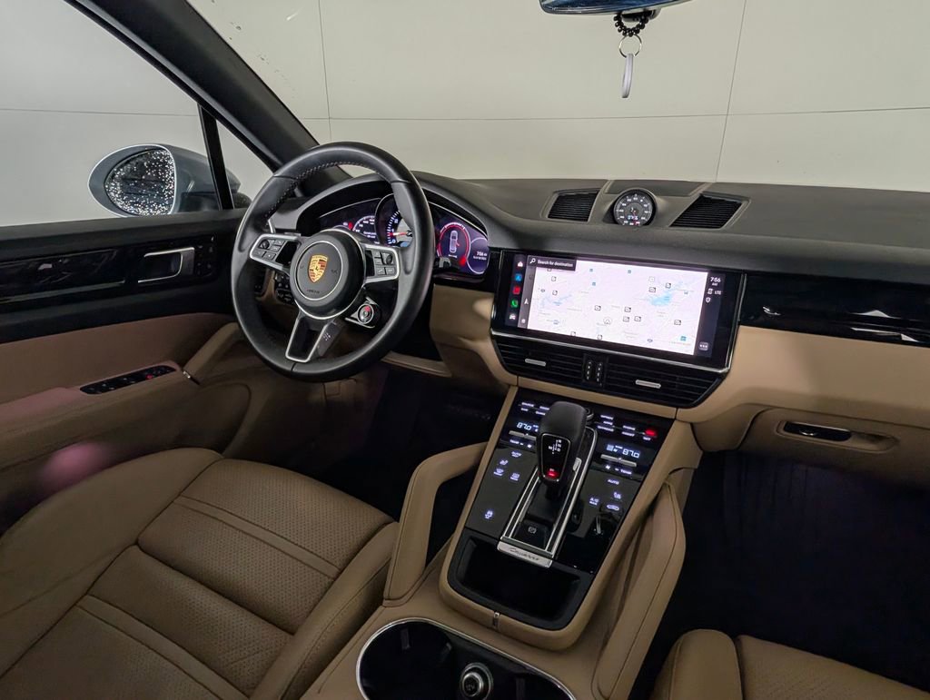 Certified 2023 Porsche Cayenne Platinum Edition image 22