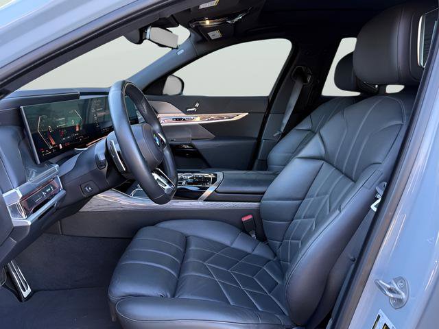 Used 2024 BMW 760i xDrive w/ Premium Package 2 image 16