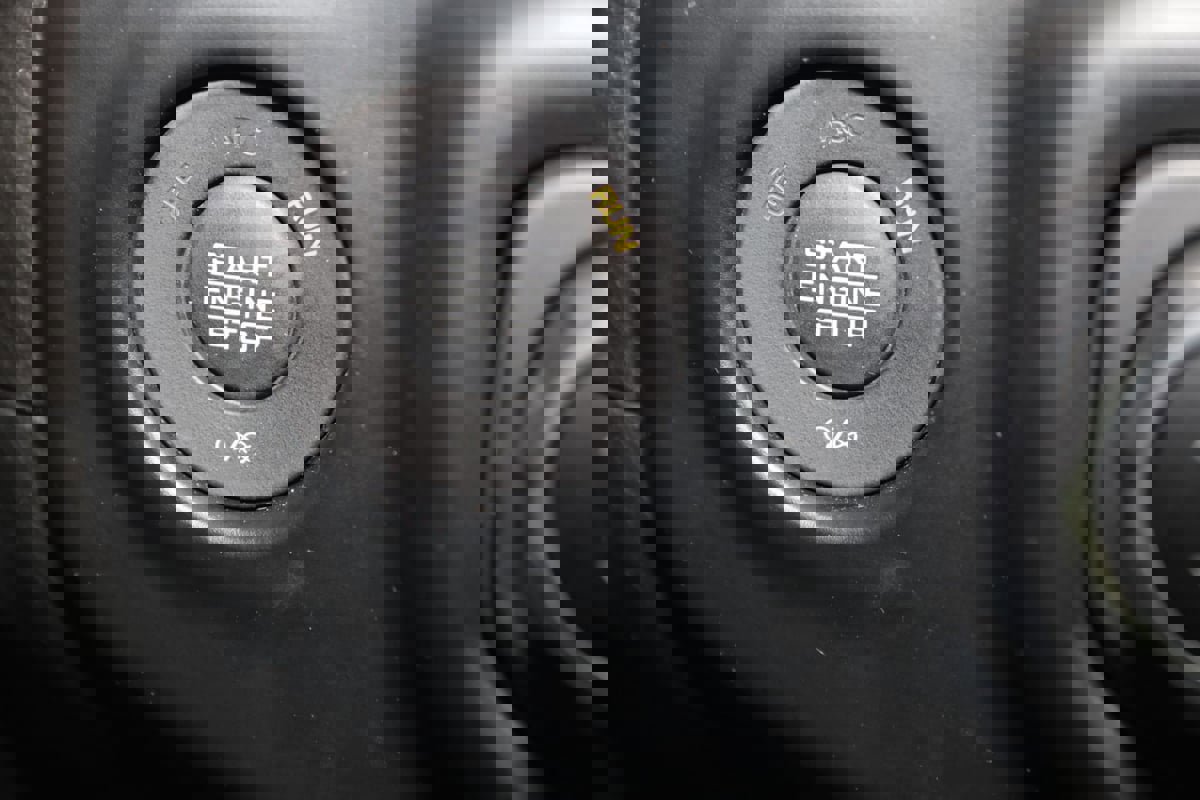 Used 2022 Jeep Wrangler Unlimited Sahara w/ Cold Weather Group image 29