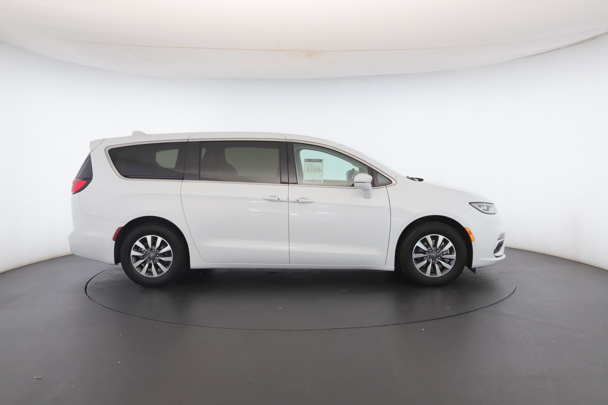 Used 2022 Chrysler Pacifica Touring-L image 30