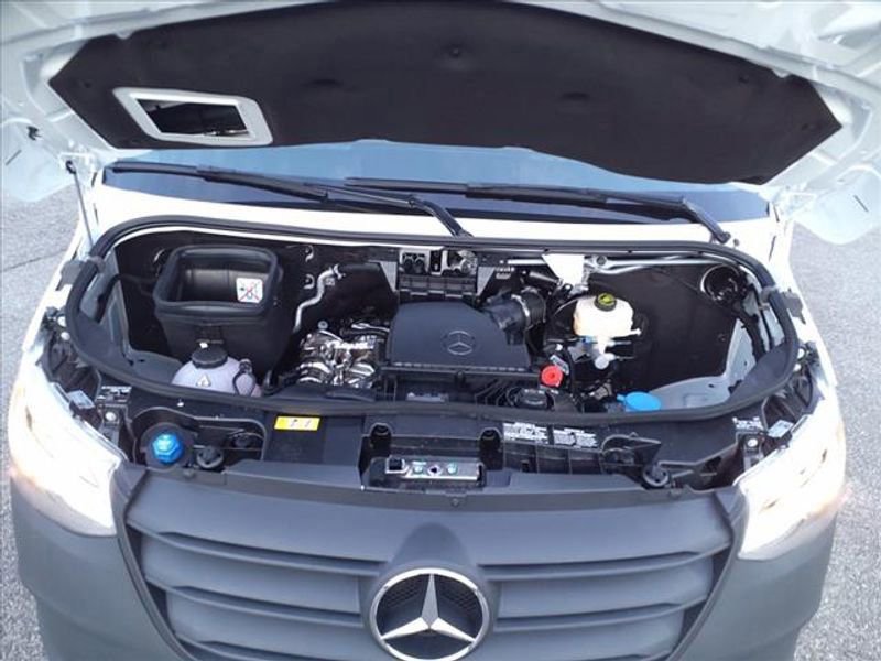 Used 2024 Mercedes-Benz Sprinter 2500 image 6
