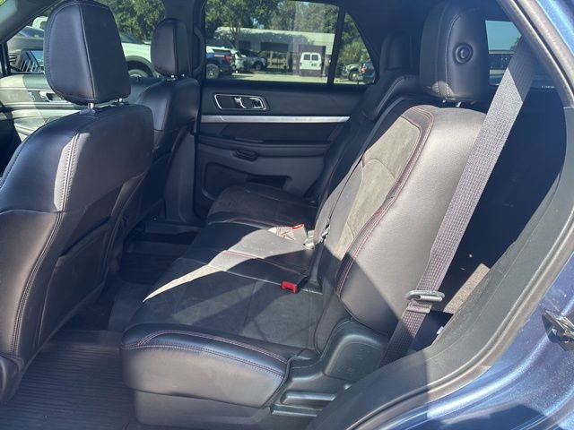 Used 2019 Ford Explorer XLT w/ Equipment Group 202A FWD image 10