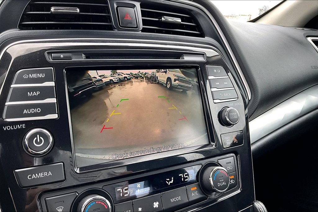 Used 2023 Nissan Maxima SL FWD image 17